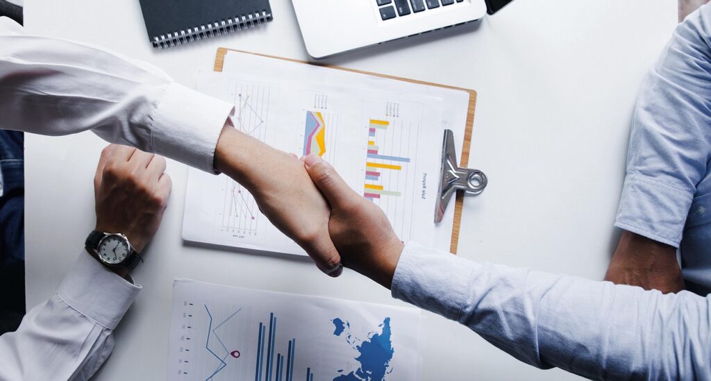 g8cd40f70137f5f2f8e844a9e193312787b3f41b2a9236c179e32a6404e0b64054c48fc7d8e3f1df42b5f955596f5809bea6f07ddd16c223b02bd70914045275b_1280-7111764 business, handshake, business deal, company, agreement, business, handshake, handshake, handshake, handshake, handshake